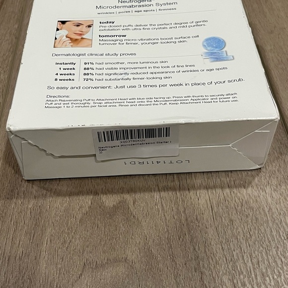Neutrogena Microdermabrasion System Applicator & 12 Rejuvenating Puffs SEALED - Picture 4 of 4